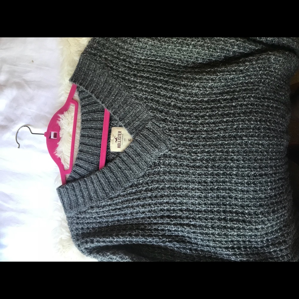 Hollister sweater